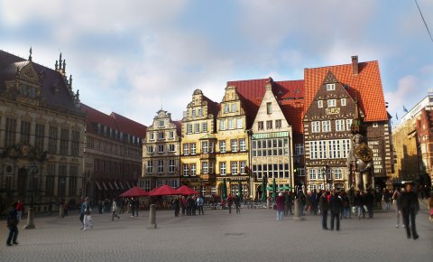 Blick auf den Bremer Marktplatz mit seinen imposanten Bauwerken